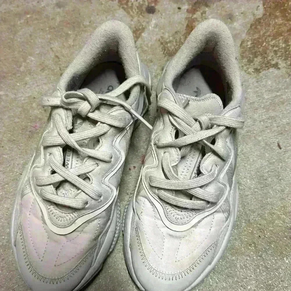 adidas Ozweego Bliss Off White youth size 4 - Picture 12 of 16